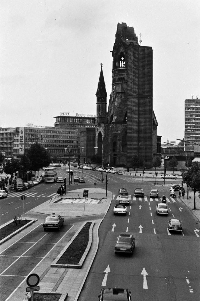 Temporary photo gallery Berlin 1969