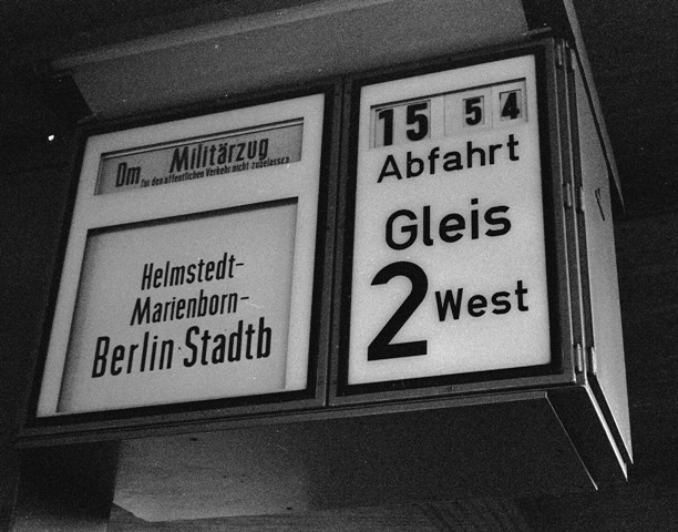 British train boarding platform sign in Braunschweig.